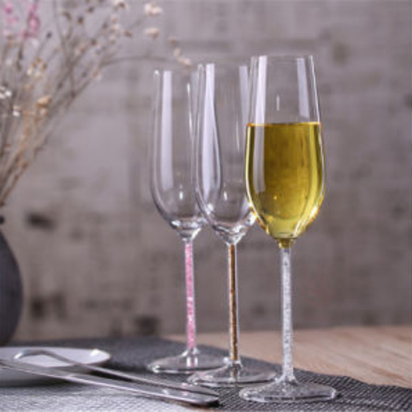 Diamond Jubilee Wine Flutes - Picture 1 of 2